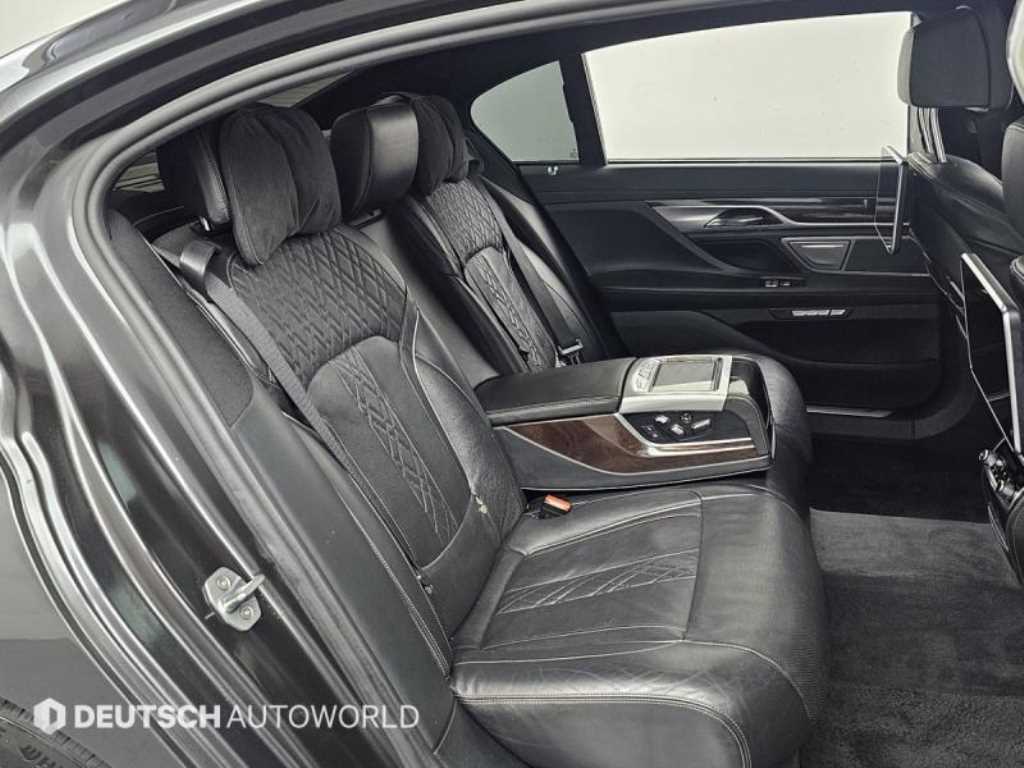 BMW 7 Series - Vista 12