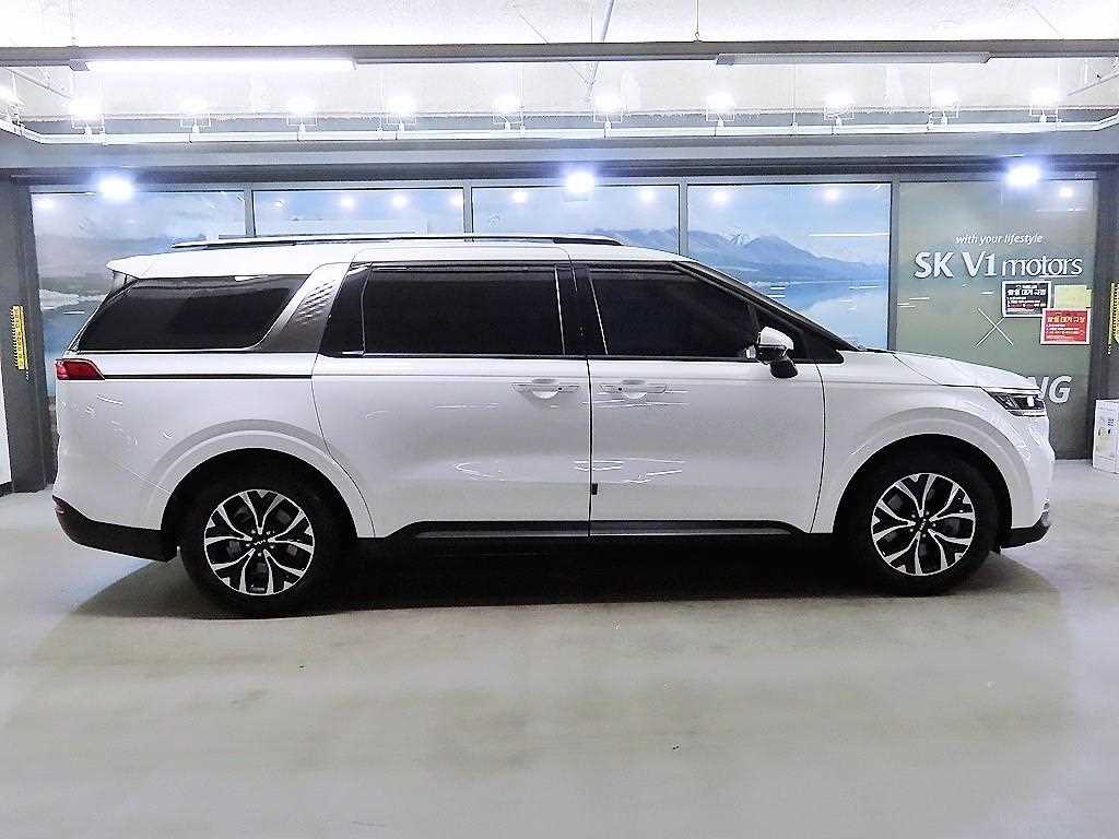 KIA Carnival - Vista 3