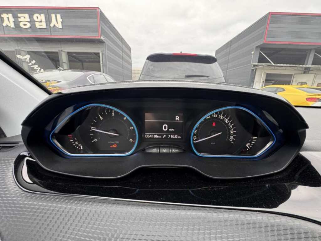 Peugeot 2008 - Vista 4