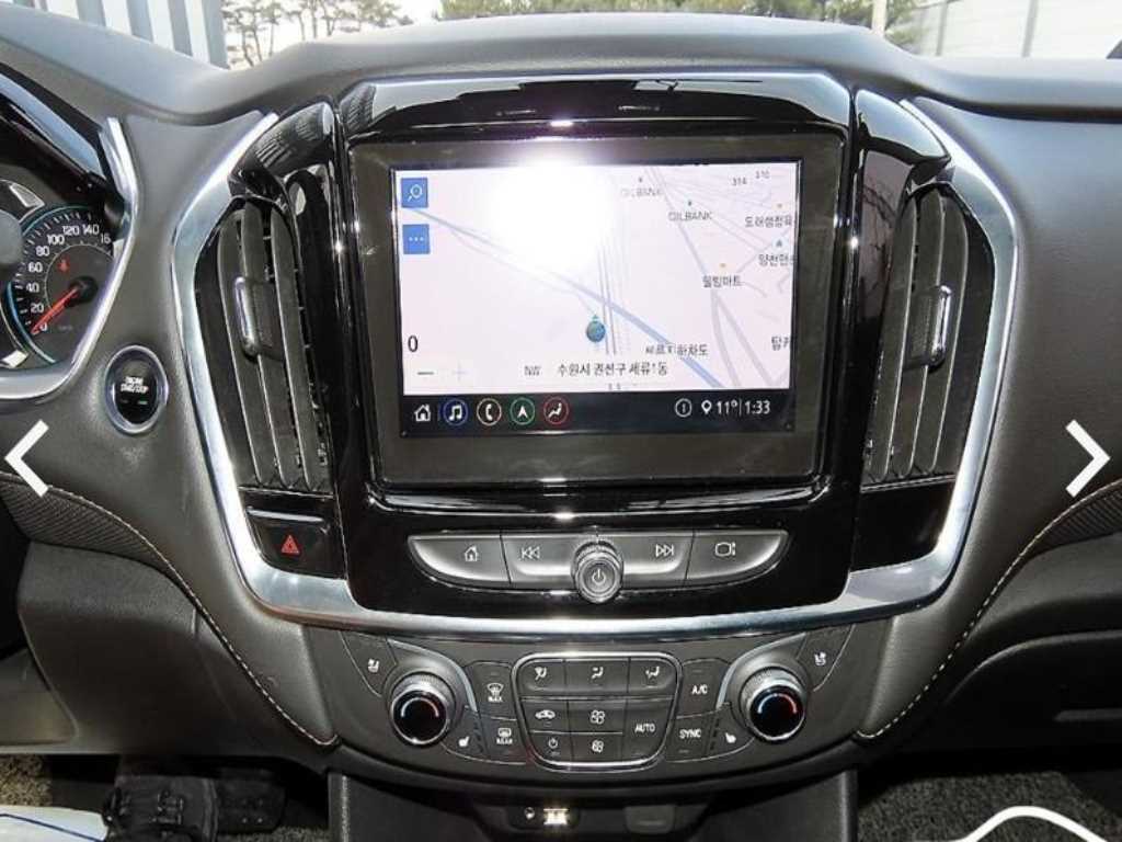 Chevrolet Travers - Vista 12