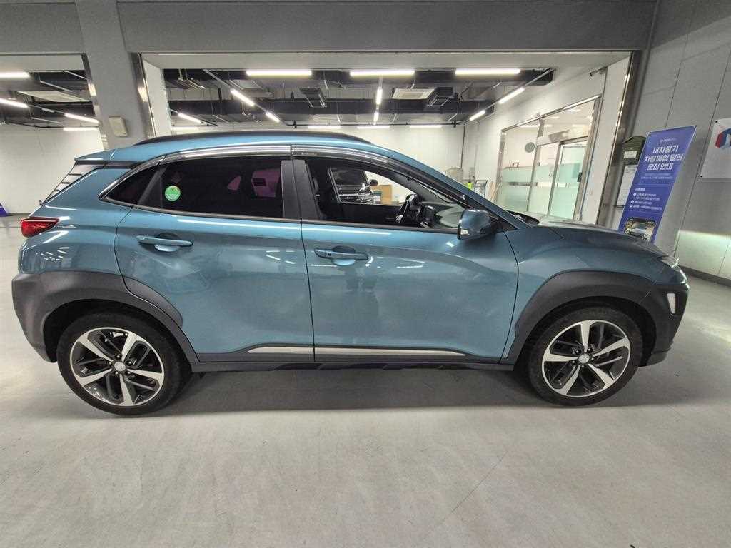 HYUNDAI Kona - Vista 7