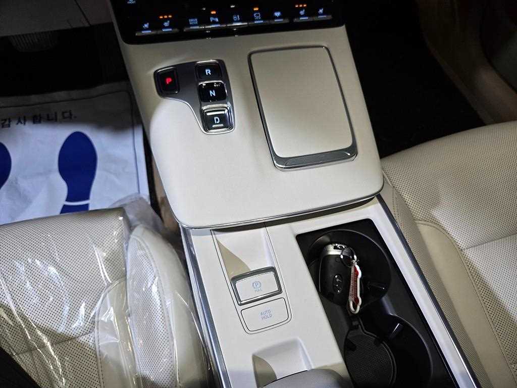 HYUNDAI Grandeur - Vista 12