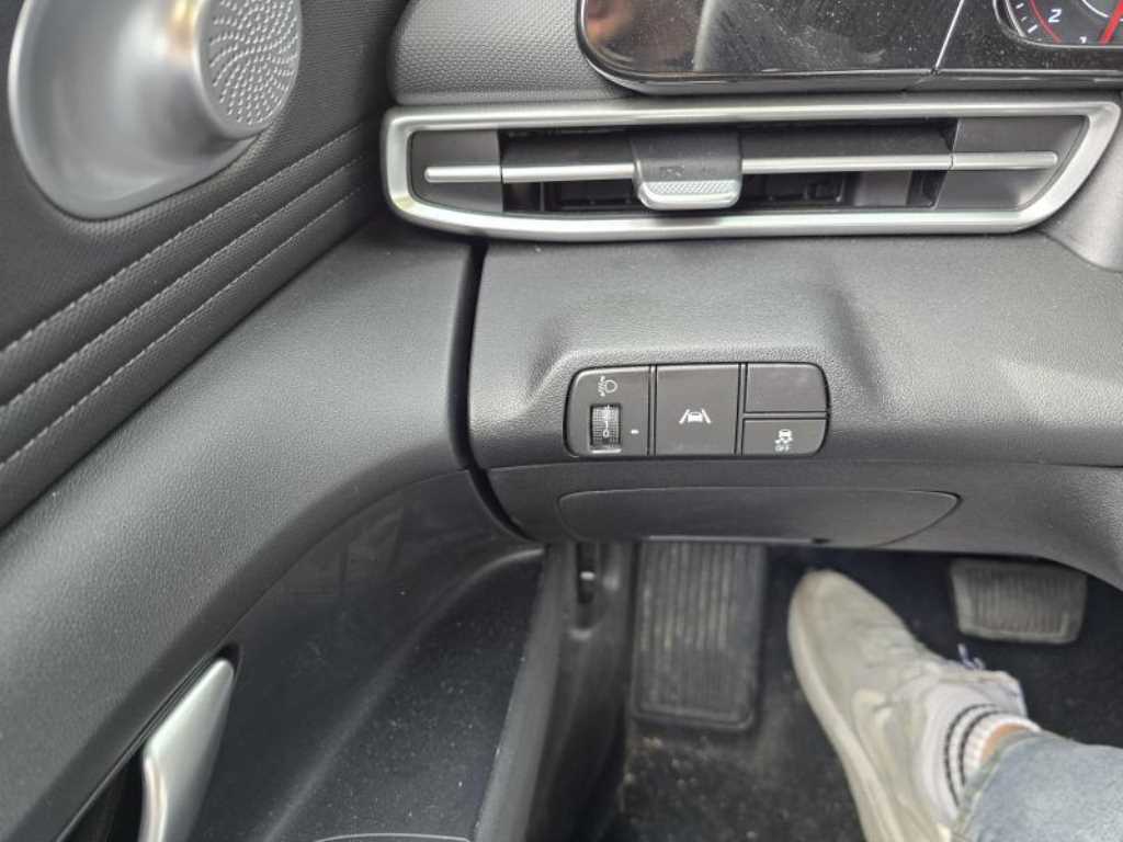 HYUNDAI Avante - Vista 12