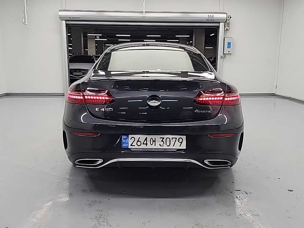 Mercedes Benz E class - Vista 4