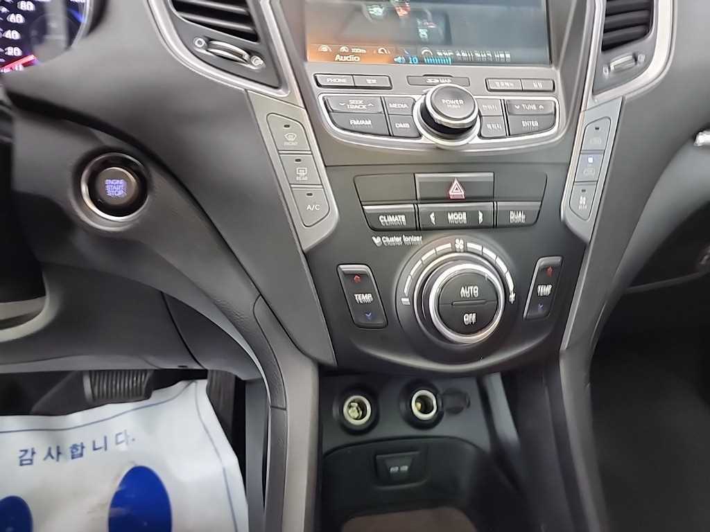 HYUNDAI Maxcruz - Vista 10