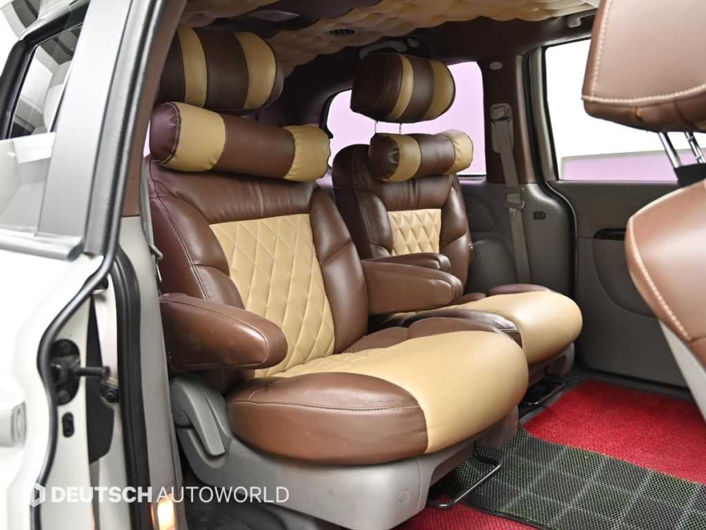 KIA Carnival - Vista 12