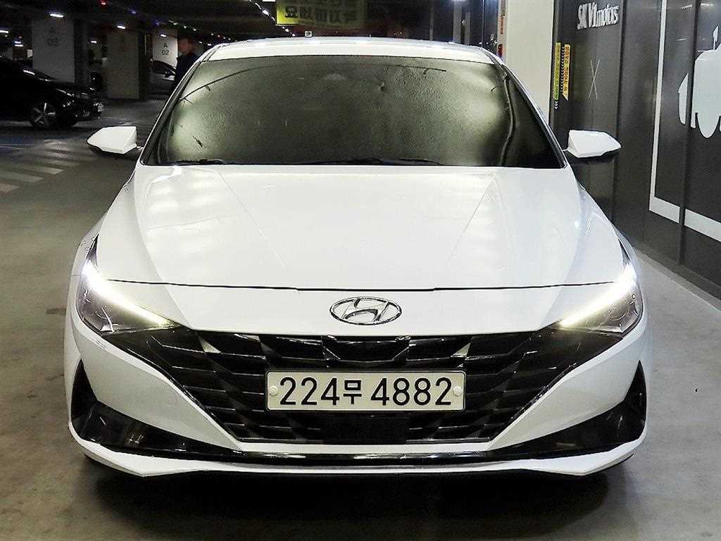 HYUNDAI Avante - Vista 2