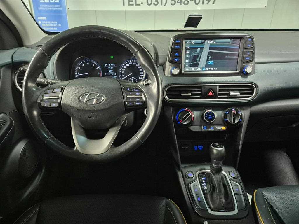 HYUNDAI Kona - Vista 9