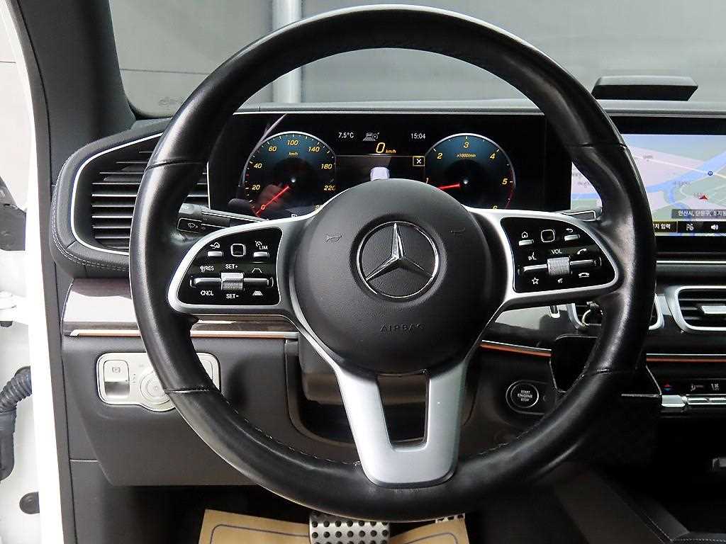 Mercedes Benz GLE Class - Vista 9