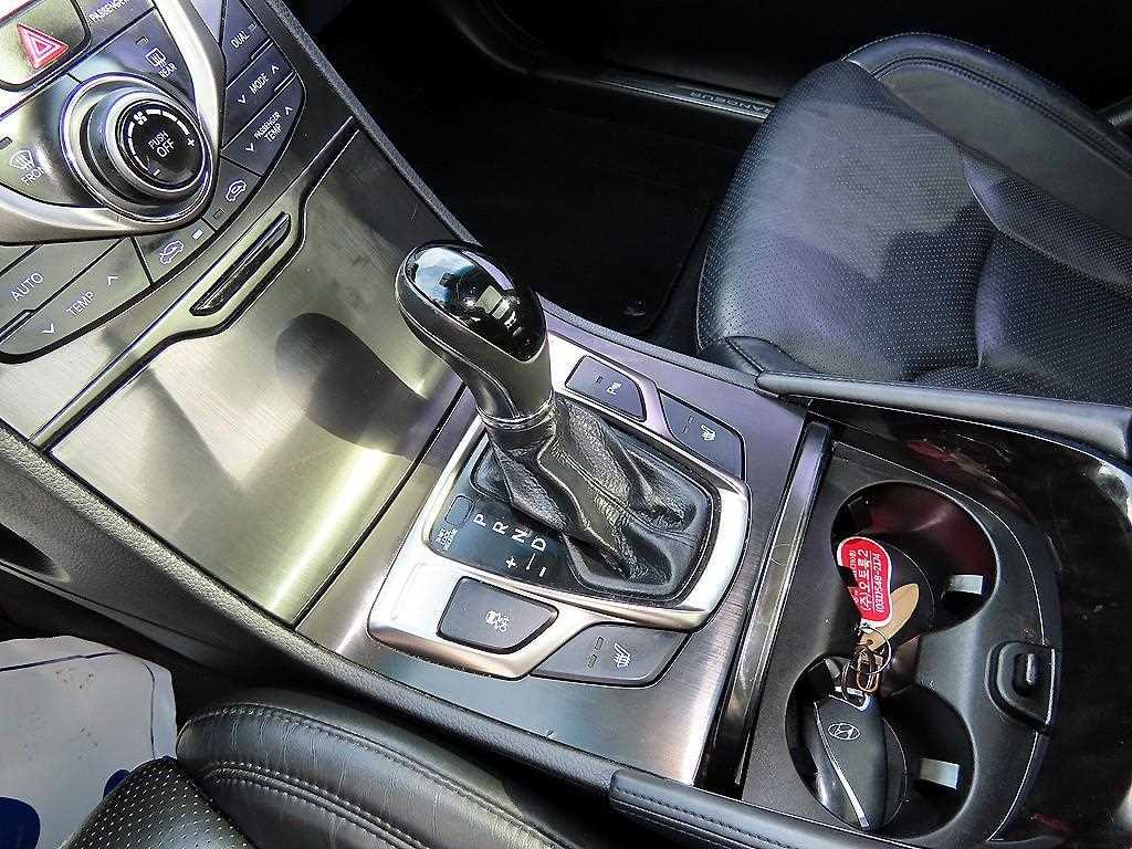 HYUNDAI Grandeur - Vista 10