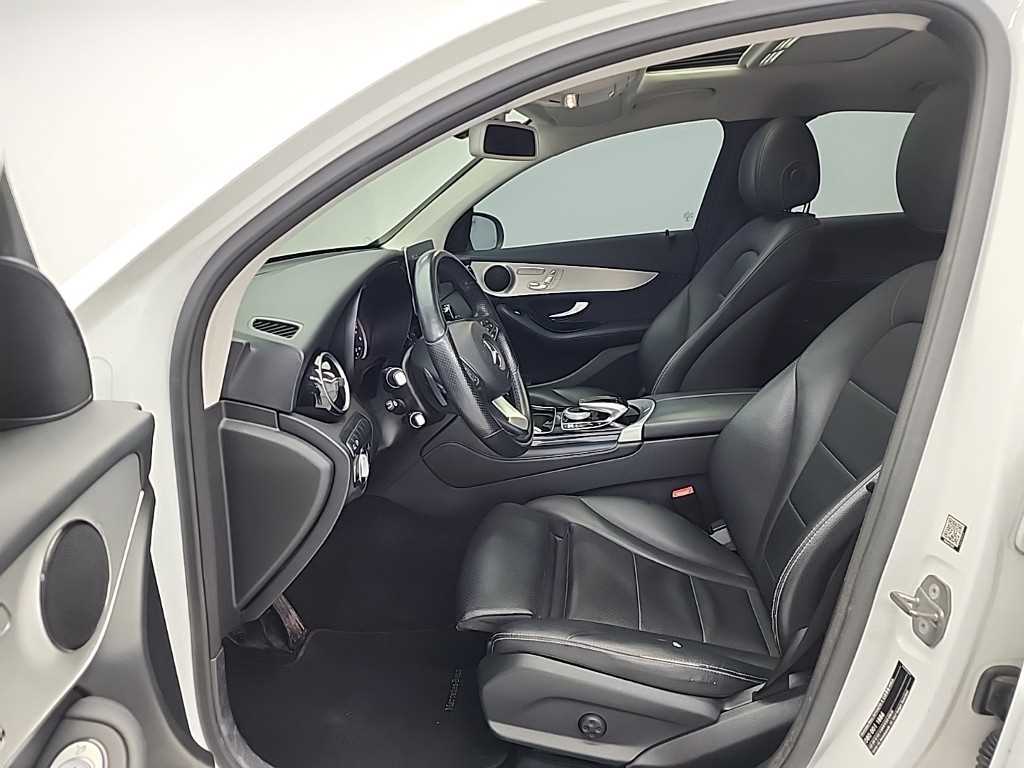 Mercedes Benz GLC Class - Vista 11