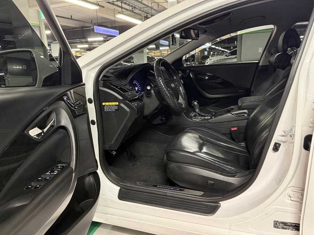 HYUNDAI Grandeur - Vista 10