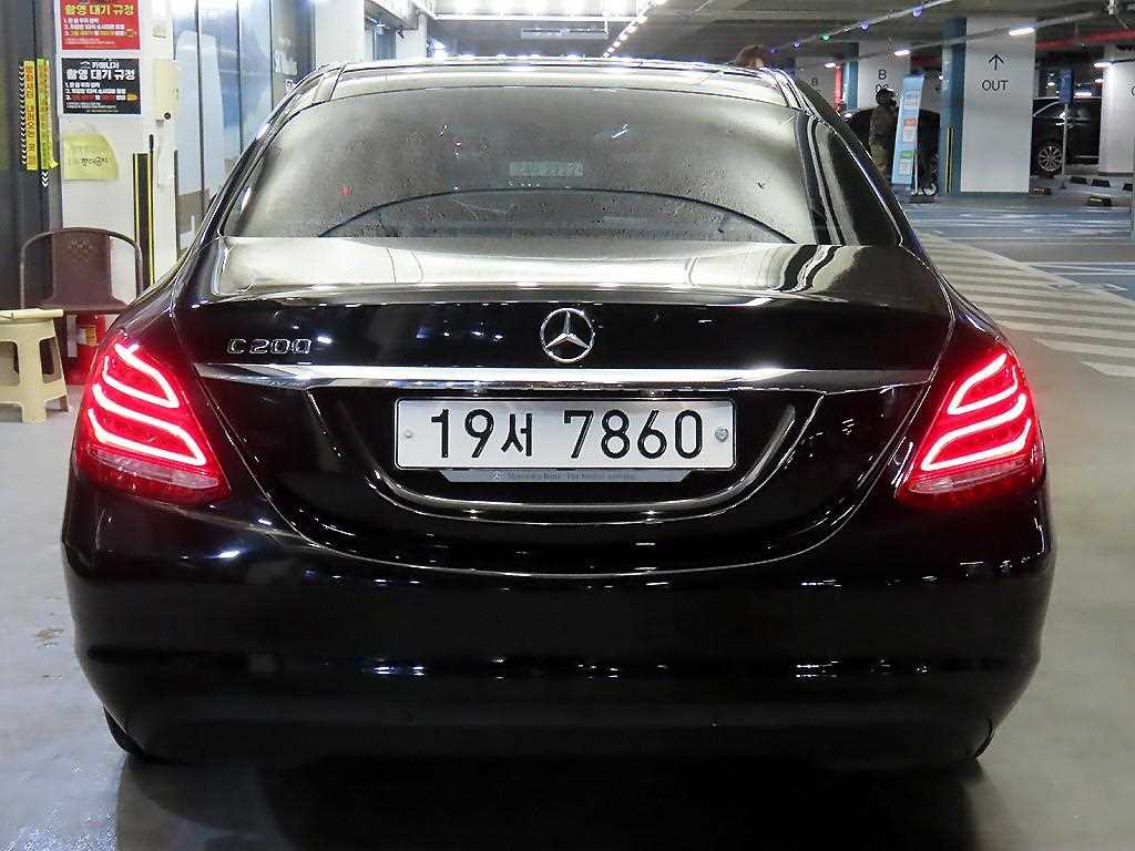 Mercedes Benz C Class - Vista 5