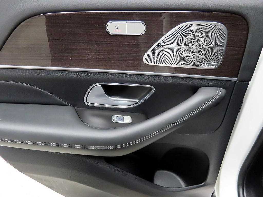 Mercedes Benz GLE Class - Vista 12