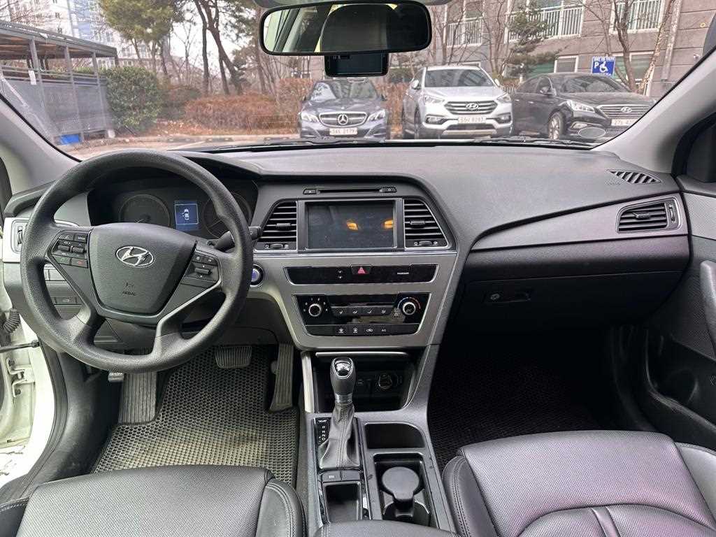 HYUNDAI Sonata - Vista 6
