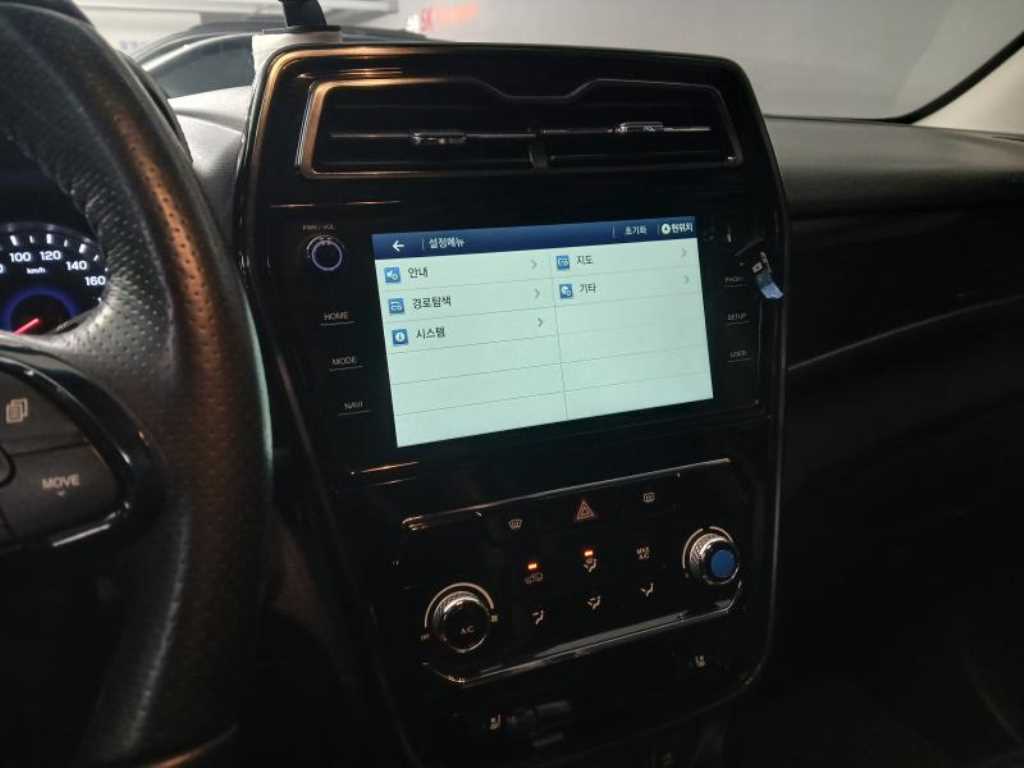 Ssangyong Tivoli - Vista 12