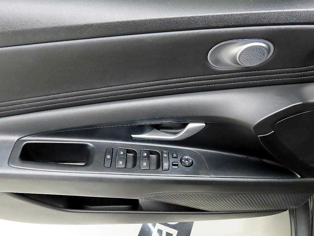 HYUNDAI Avante - Vista 11