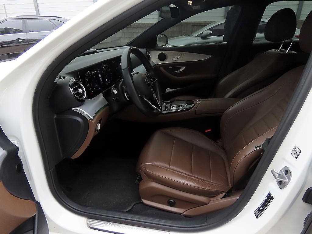 Mercedes Benz E class - Vista 5