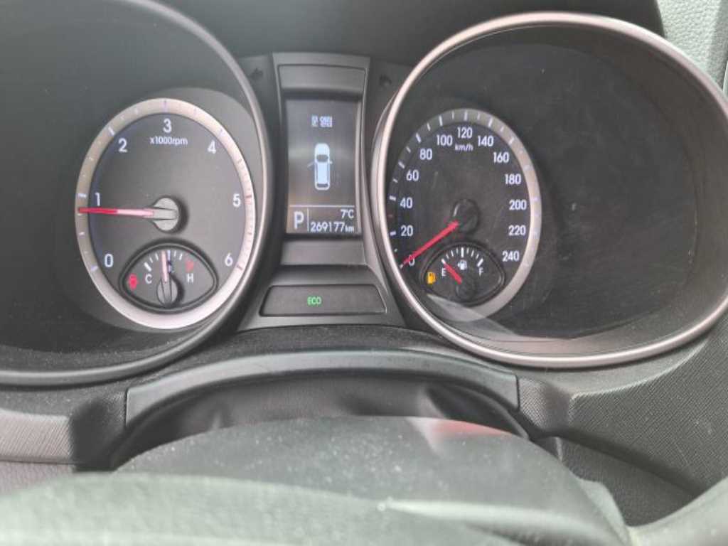 HYUNDAI Santa Fe - Vista 9