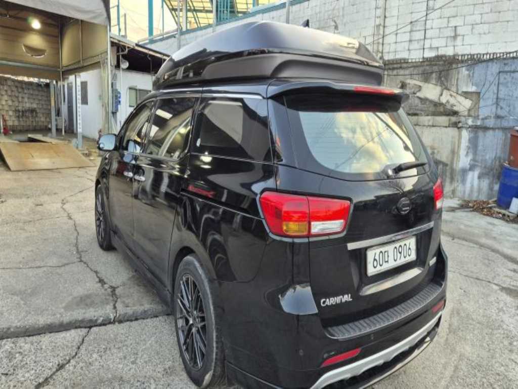 KIA Carnival - Vista 6