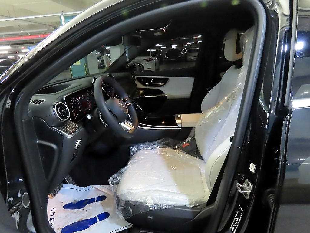 Mercedes Benz GLC Class - Vista 7