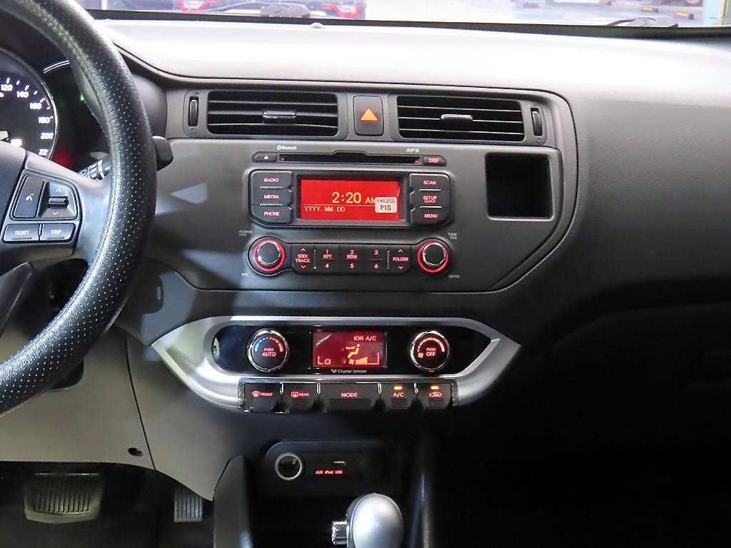 KIA Pride - Vista 11