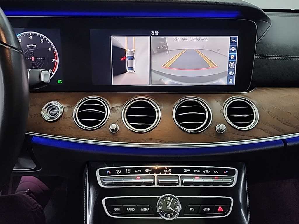 Mercedes Benz E class - Vista 10