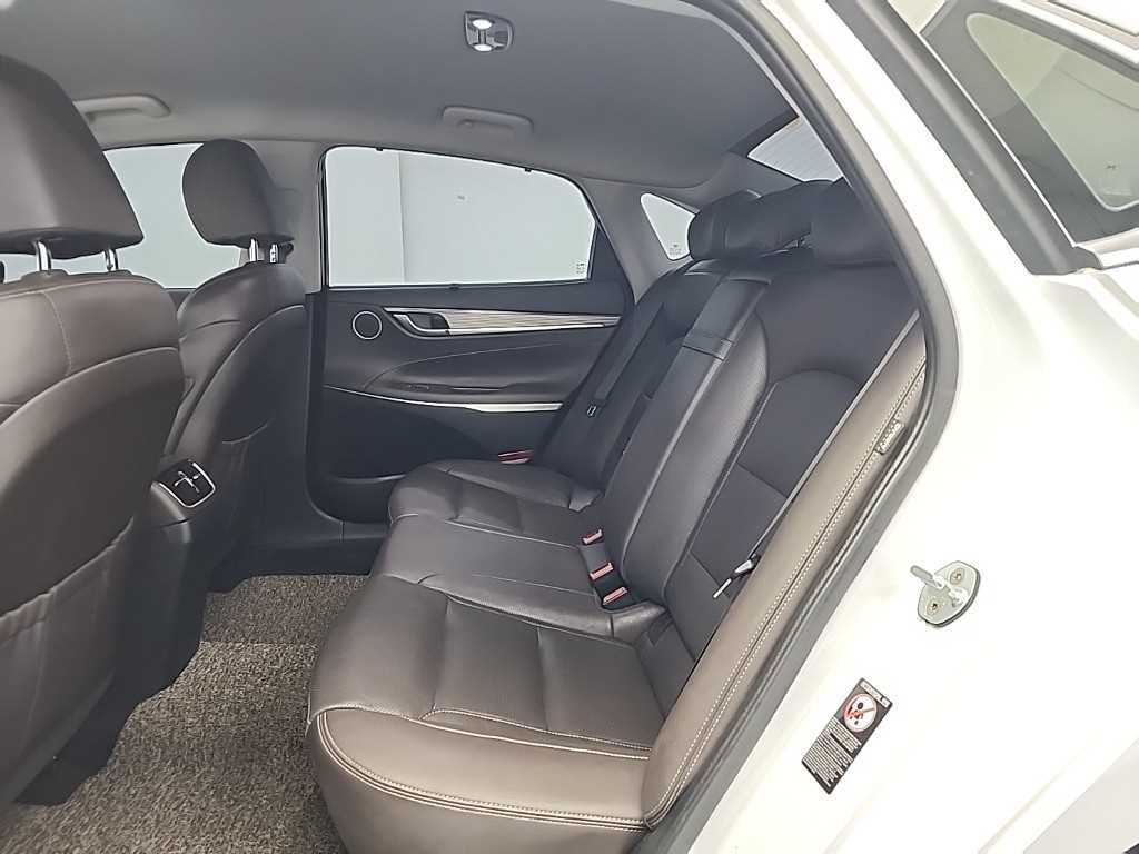 HYUNDAI Grandeur - Vista 12