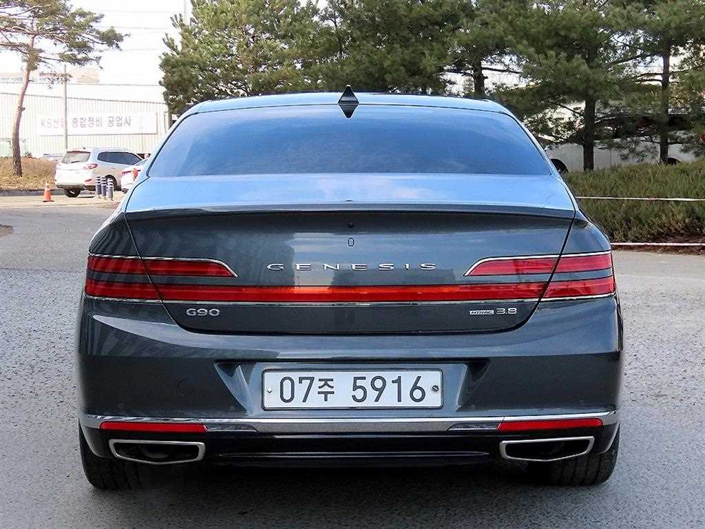 Genesis G90 - Vista 4