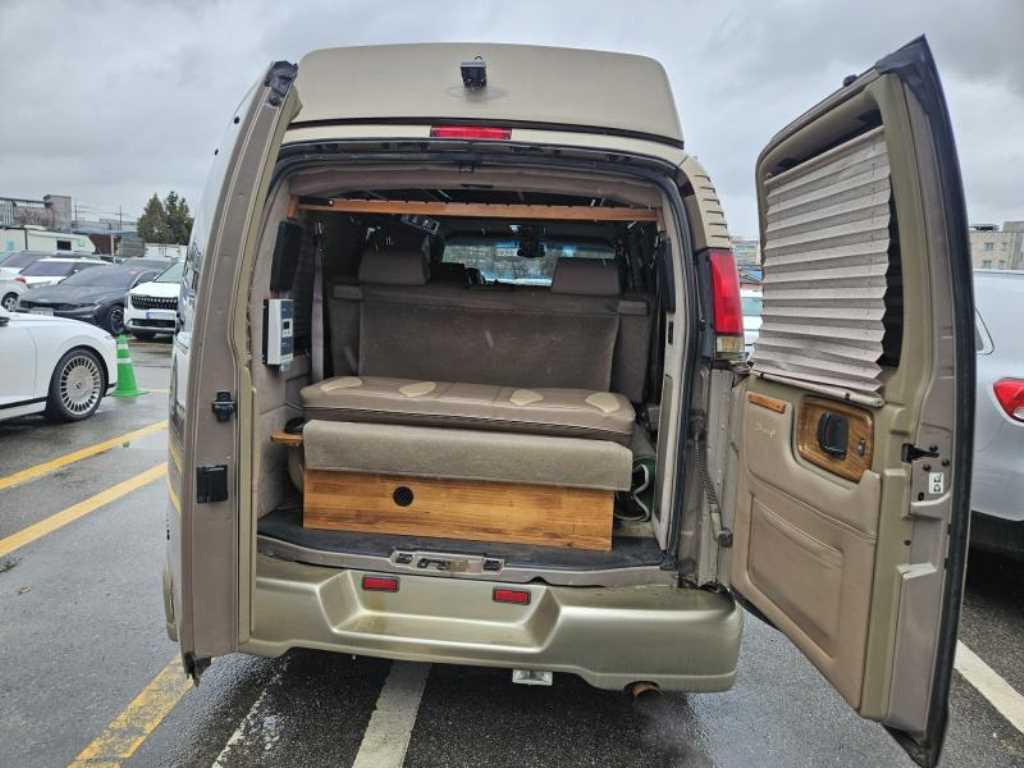 Chevrolet Chevy Van - Vista 8