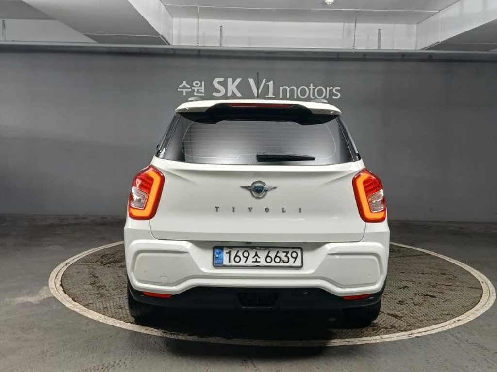 Ssangyong Tivoli - Vista 5