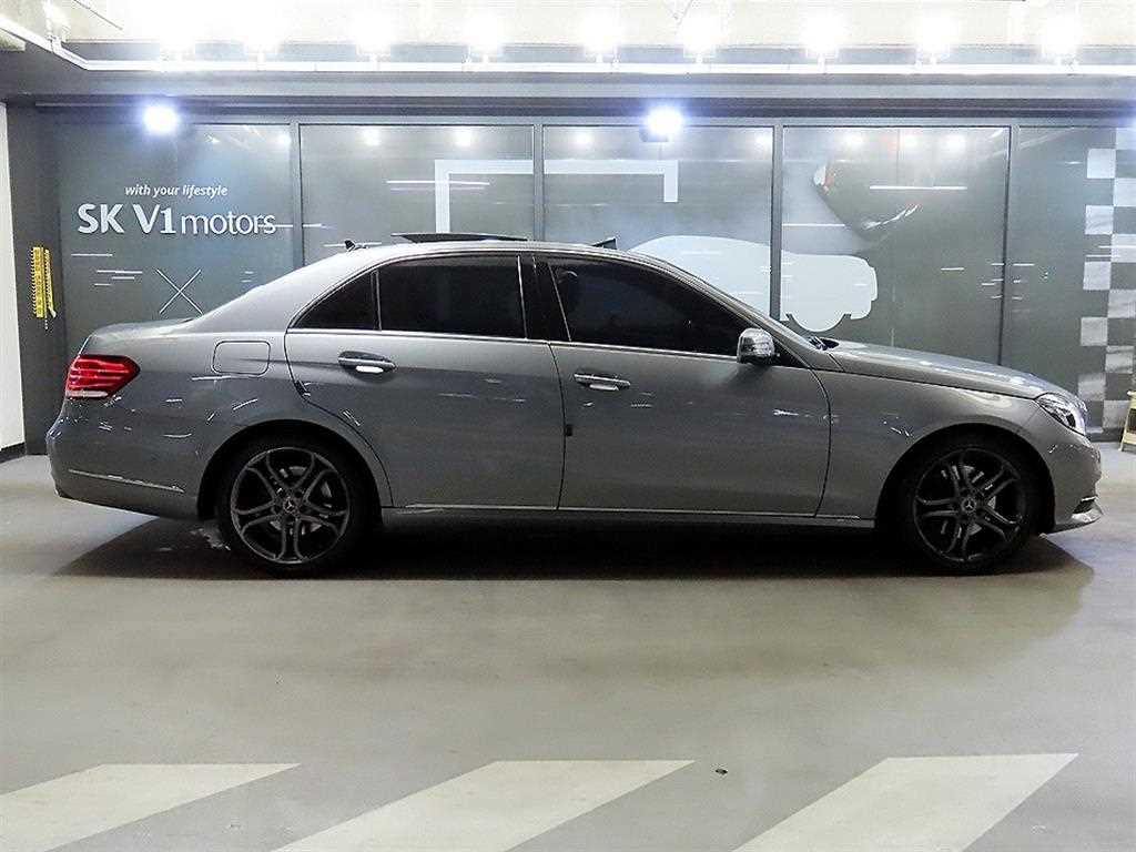 Mercedes Benz E class - Vista 3