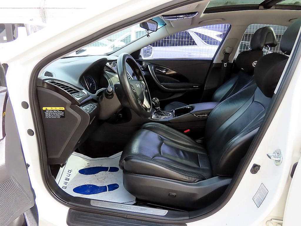 HYUNDAI Grandeur - Vista 5