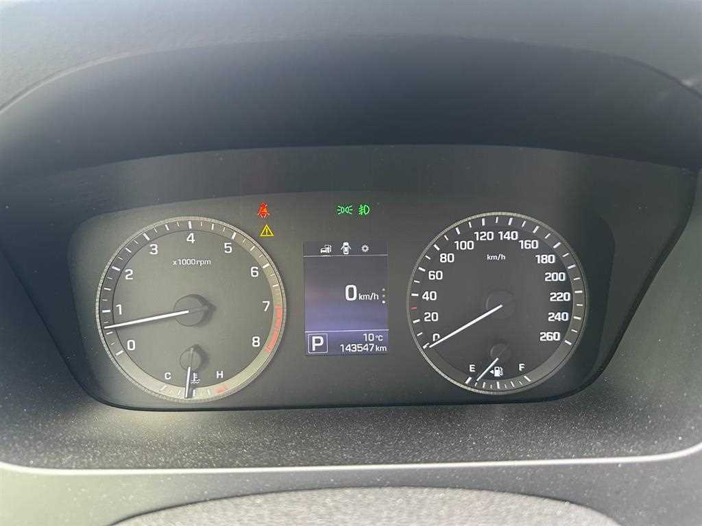 HYUNDAI Sonata - Vista 7