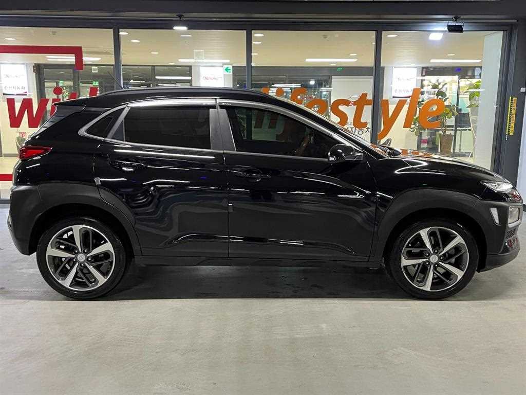 HYUNDAI Kona - Vista 4