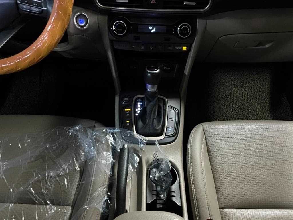 HYUNDAI Kona - Vista 8