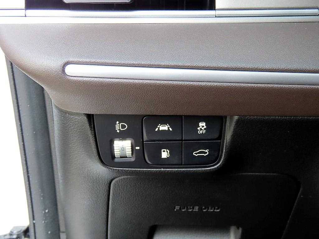 HYUNDAI Grandeur - Vista 12