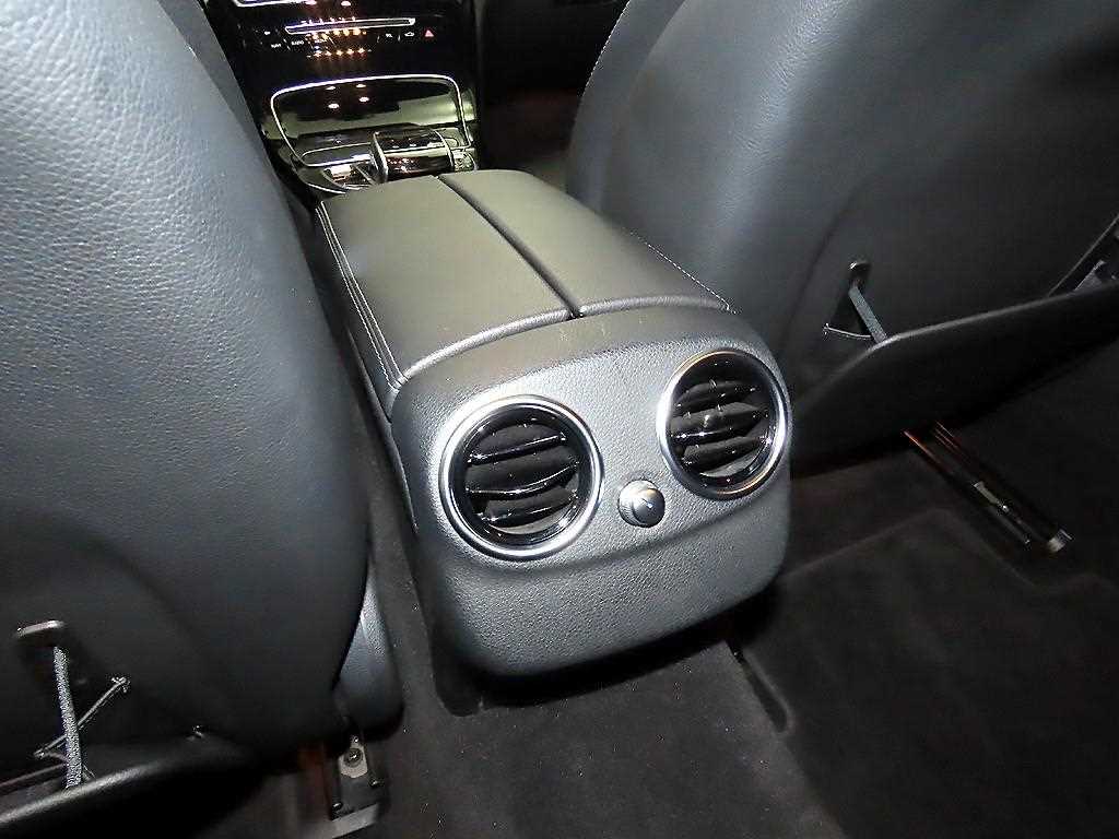 Mercedes Benz C Class 2015 Negro - Importación desde Corea - HF Imports Iquique - Foto 16