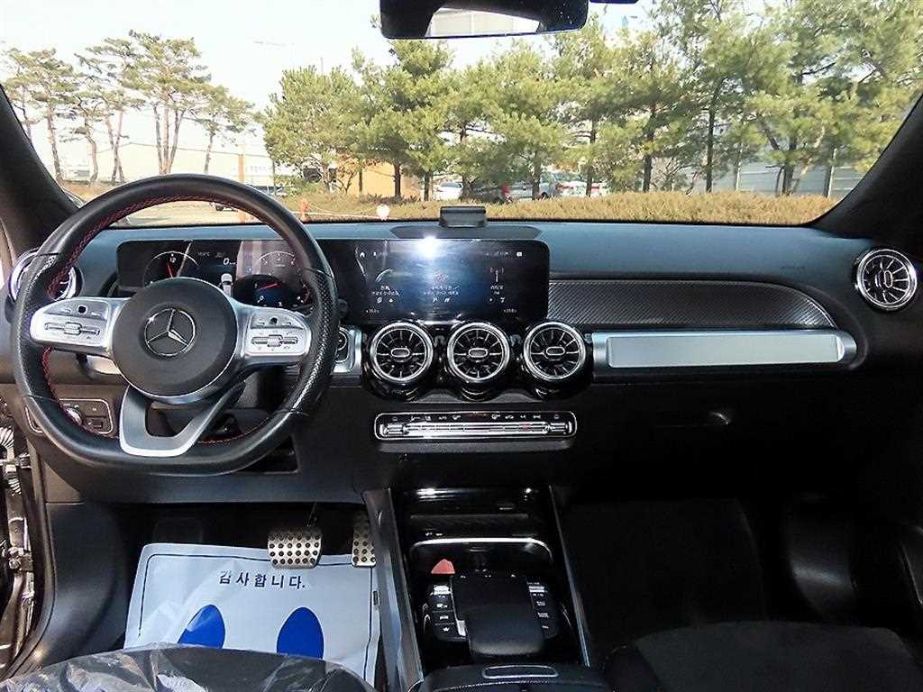 Mercedes Benz GLB Class - Vista 7