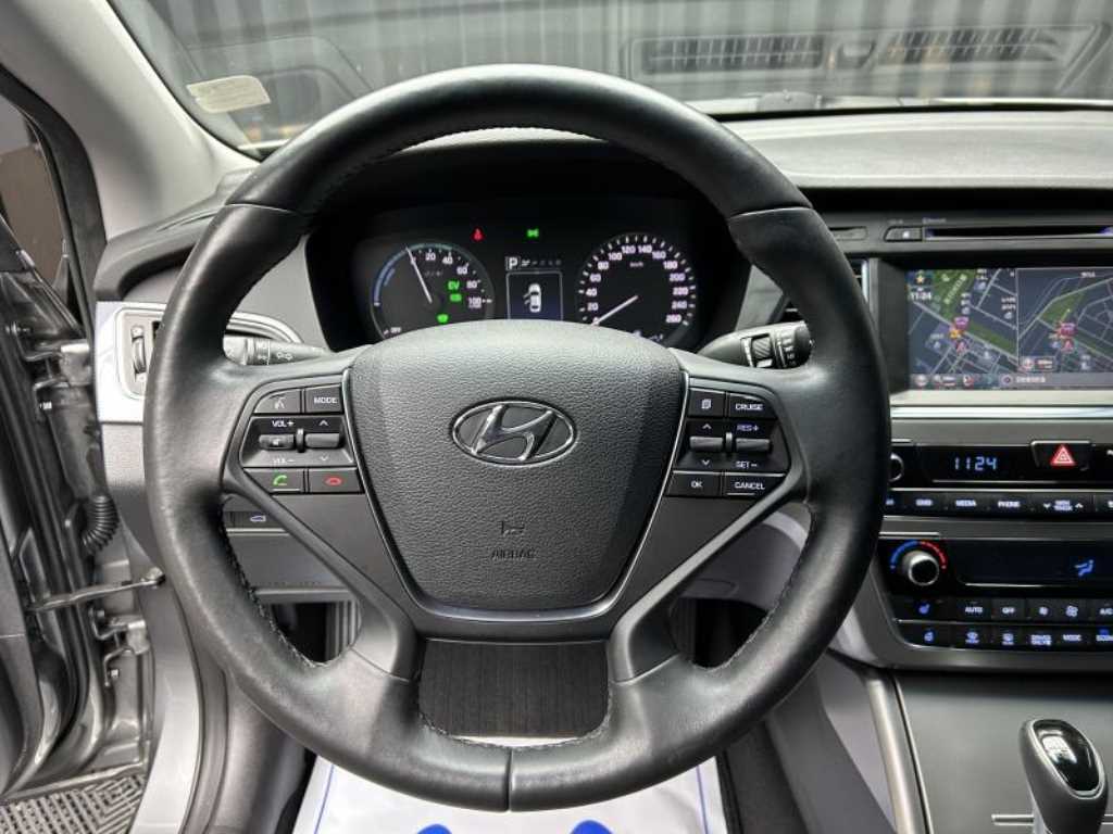 HYUNDAI Sonata - Vista 9