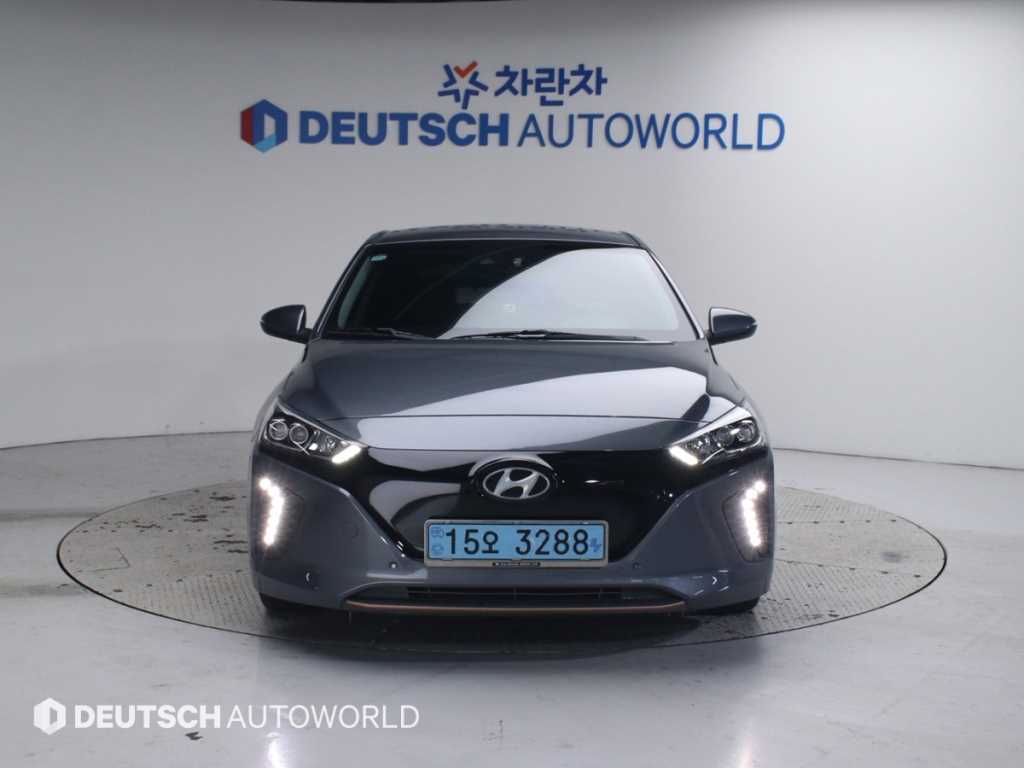 HYUNDAI Ioniq - Vista 3