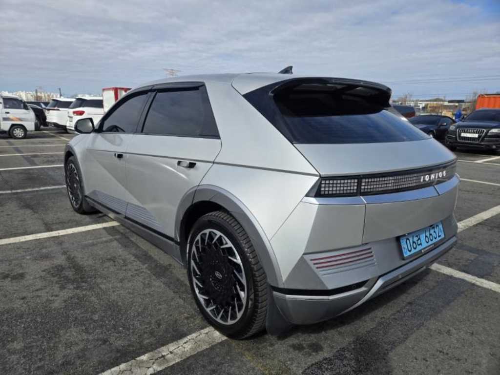 HYUNDAI Ioniq 5 - Vista 6