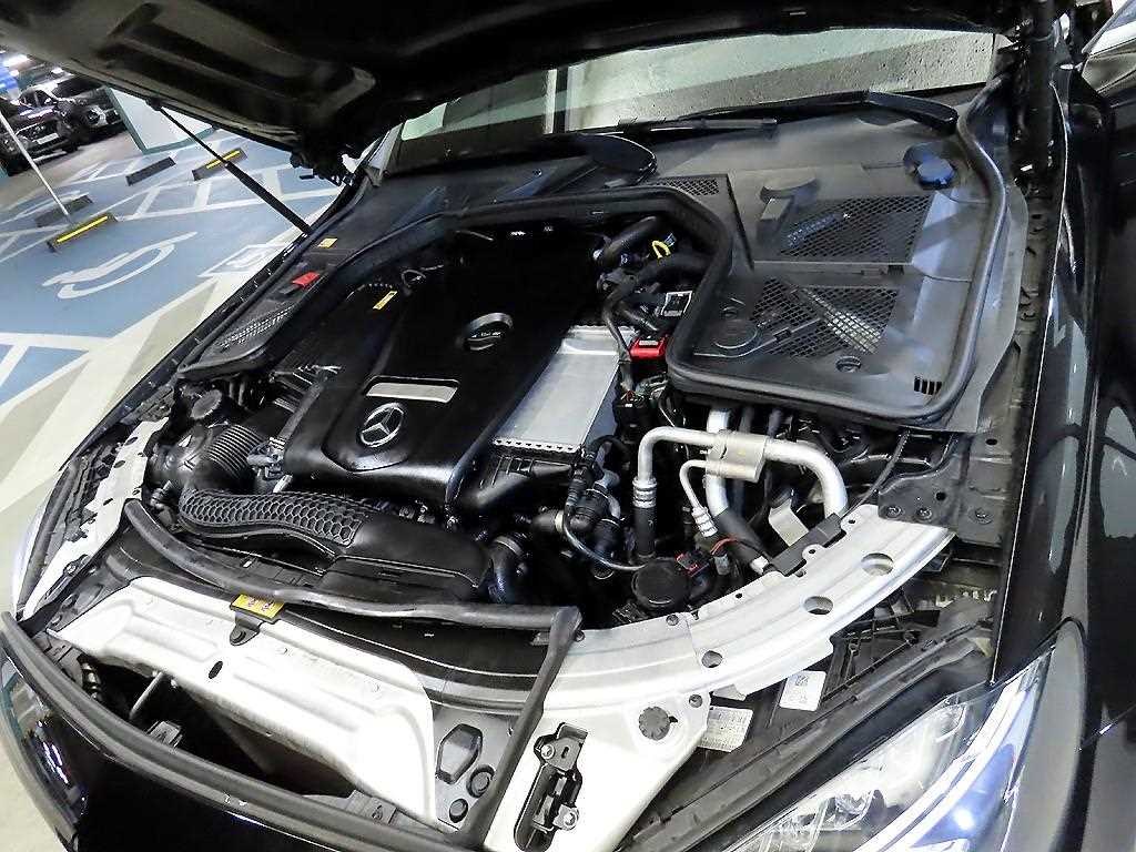 Mercedes Benz C Class 2015 Negro - Importación desde Corea - HF Imports Iquique - Foto 19