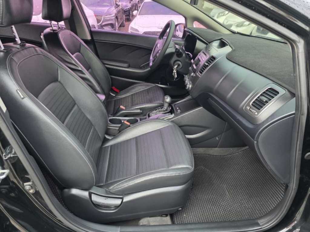 KIA K3 2016 Negro - Importación desde Corea - HF Imports Iquique - Foto 15