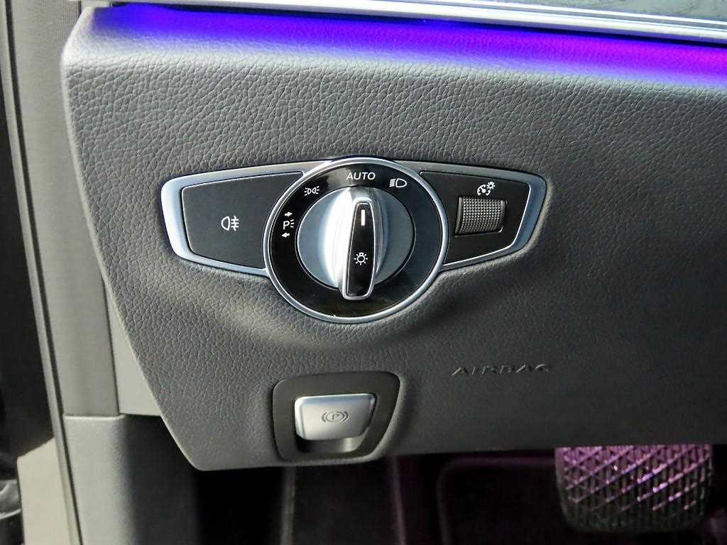 Mercedes Benz E class - Vista 12