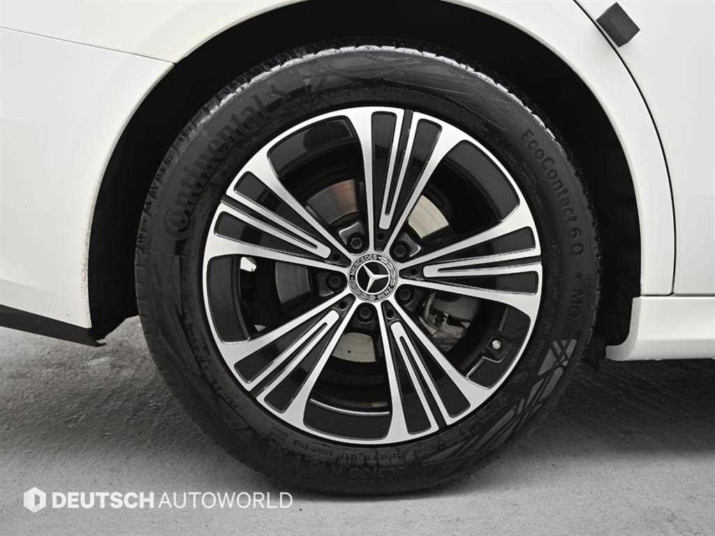 Mercedes Benz E class - Vista 5