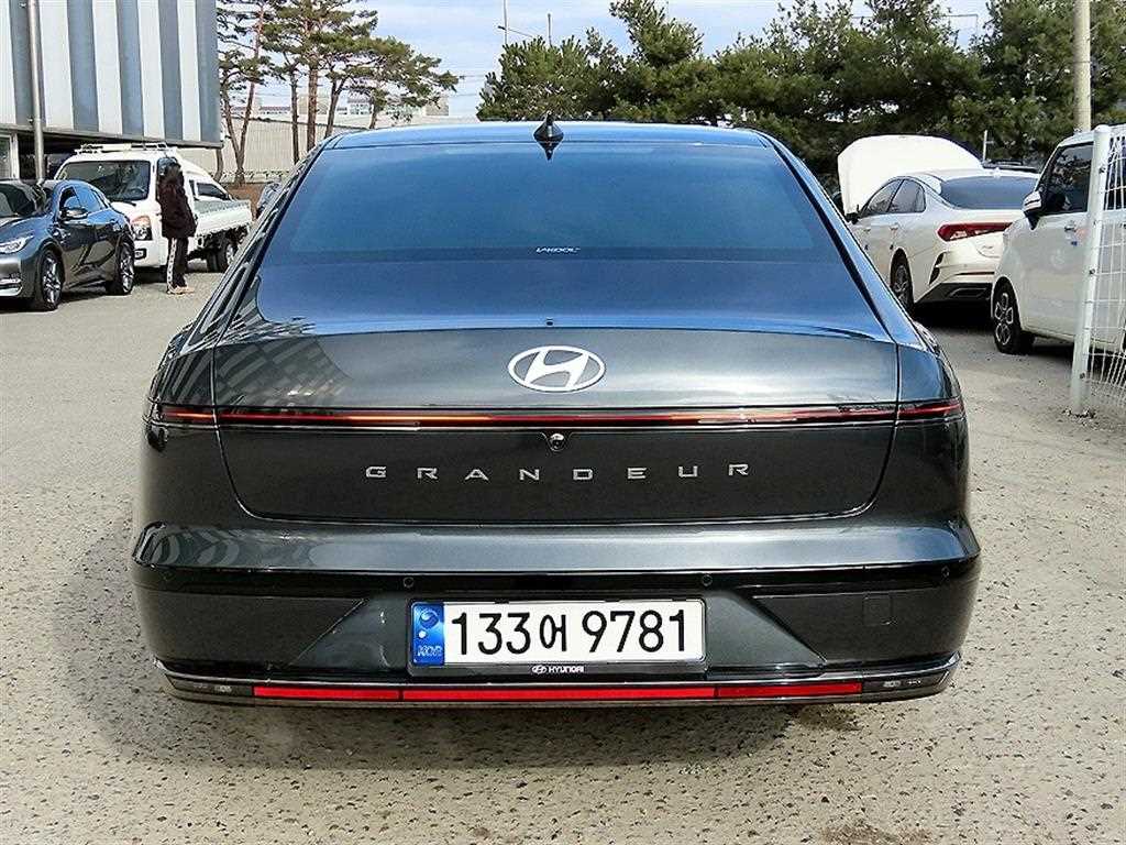 HYUNDAI Grandeur - Vista 4