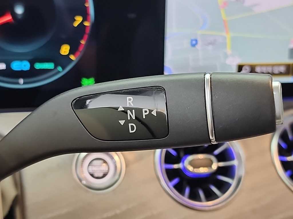 Mercedes Benz E class - Vista 8