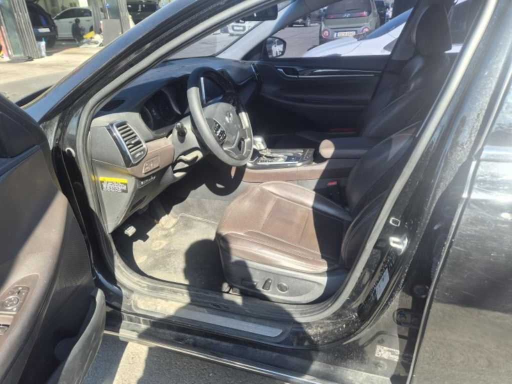 HYUNDAI Grandeur - Vista 5