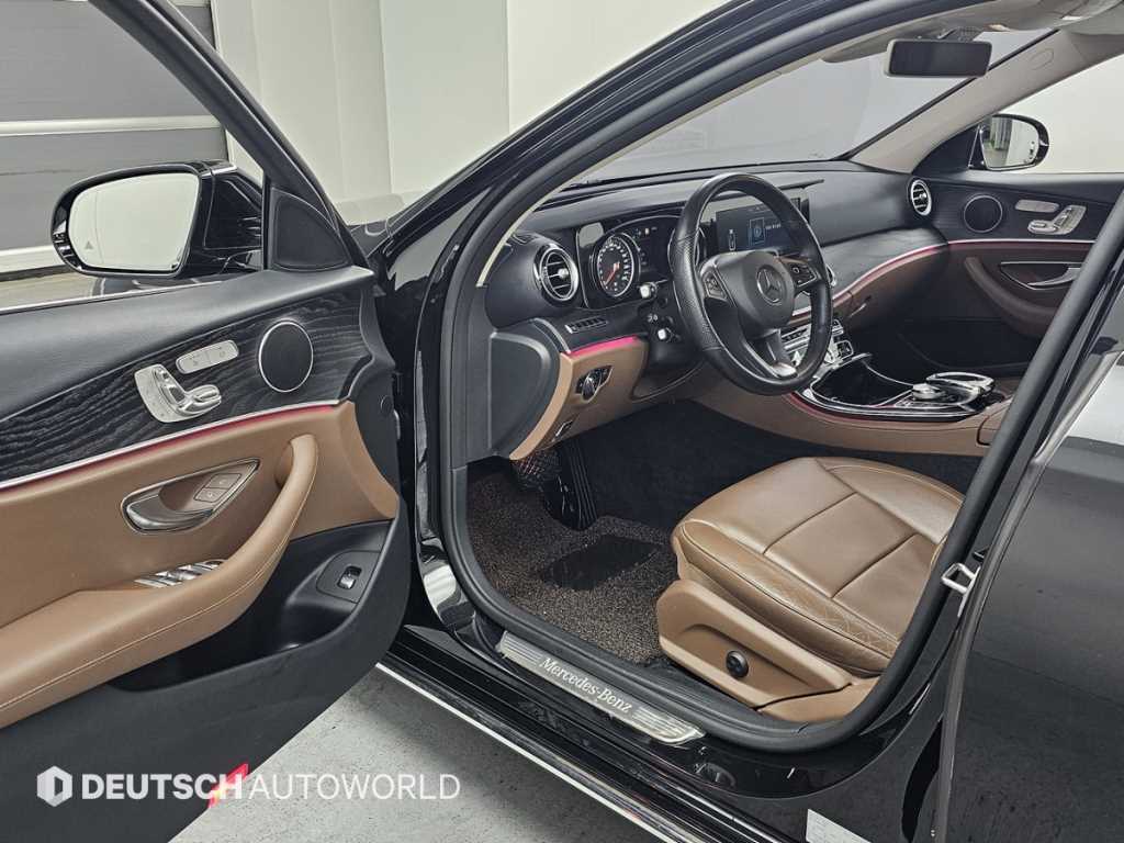 Mercedes Benz E class - Vista 11